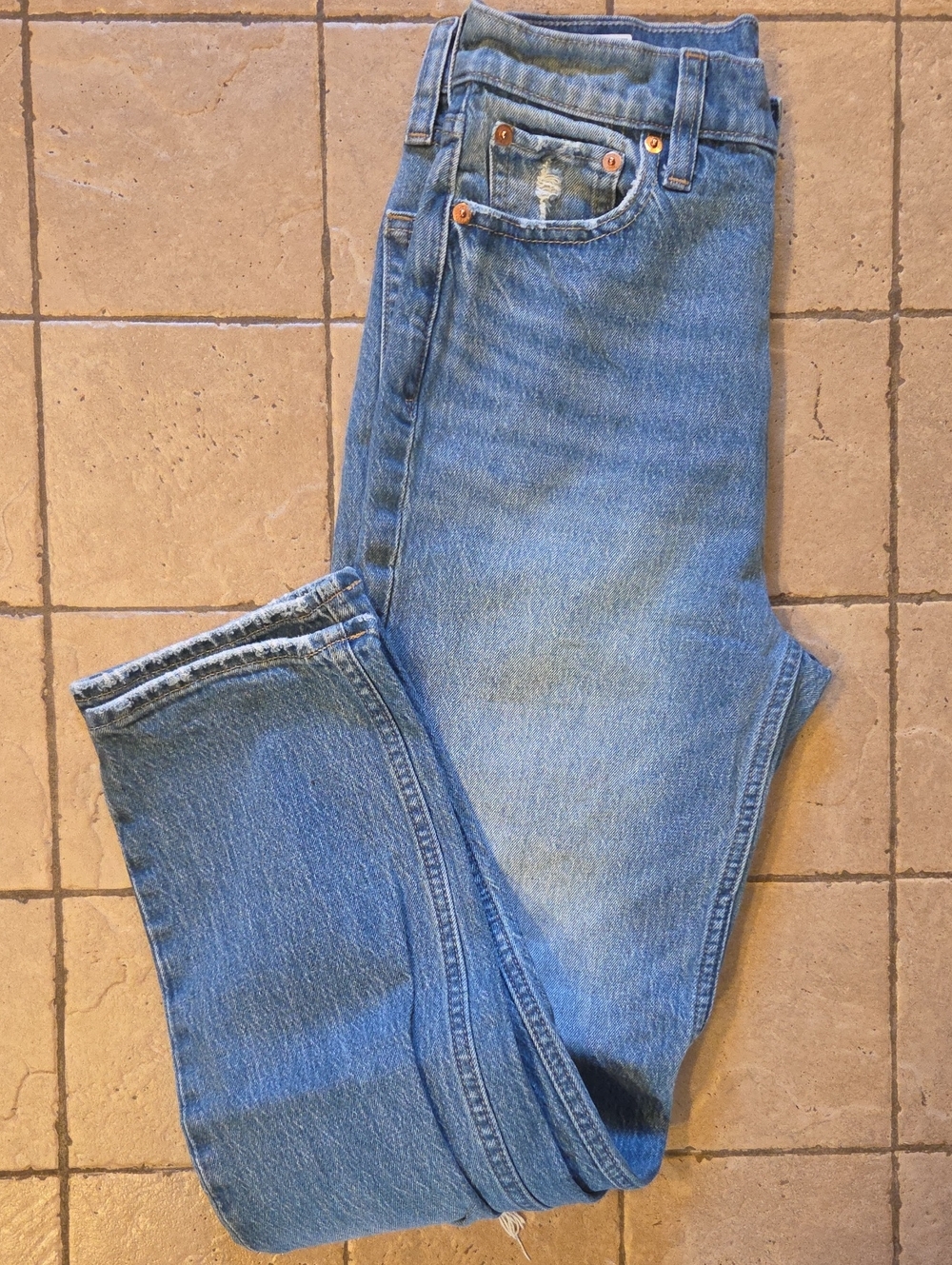 Great Condition Gap Sky High Cheeky Straight Jeans - Picture 2 of 6